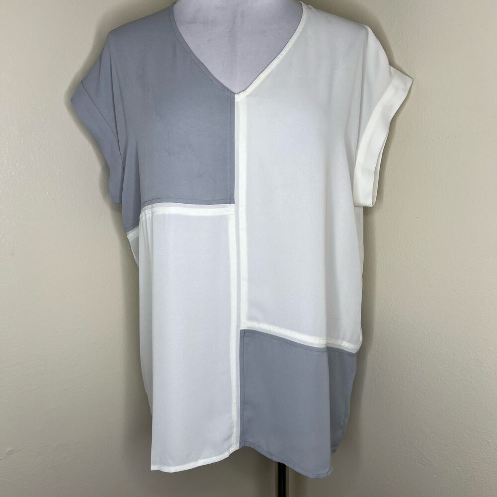 NEW JOH Apparel Top LARGE Colorblock Cream Gray V-Neck Patchwork Work Chic Women
